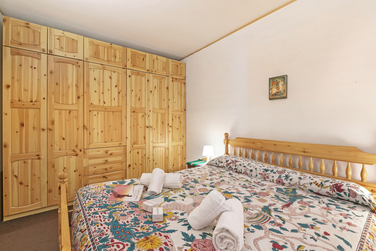 Room 2, Appartamento Quota 1800 for 4 + Garage + ski Storage, Hautes-Alpes