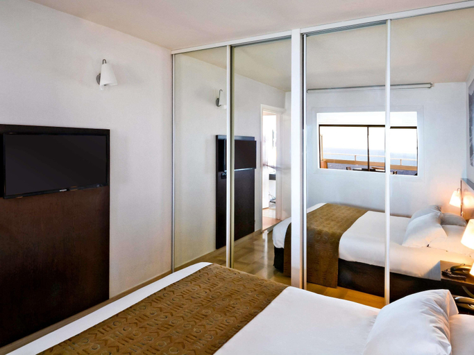 Bedroom 3, Aparthotel Adagio Nice Promenade des Anglais, Alpes-Maritimes