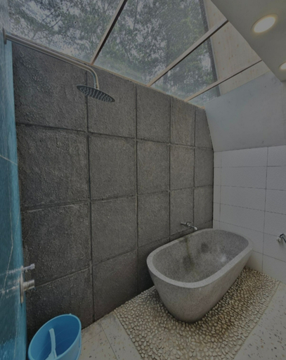 Bathroom, Mezzanine by Royal Cabin Dieng, Wonosobo