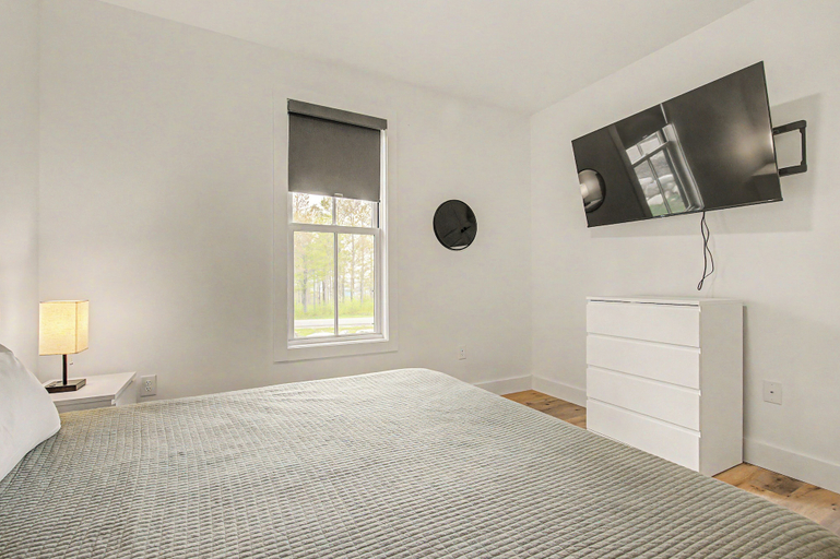 Bedroom 2, Holiday House by Taylor Made Deep Creek, Garrett