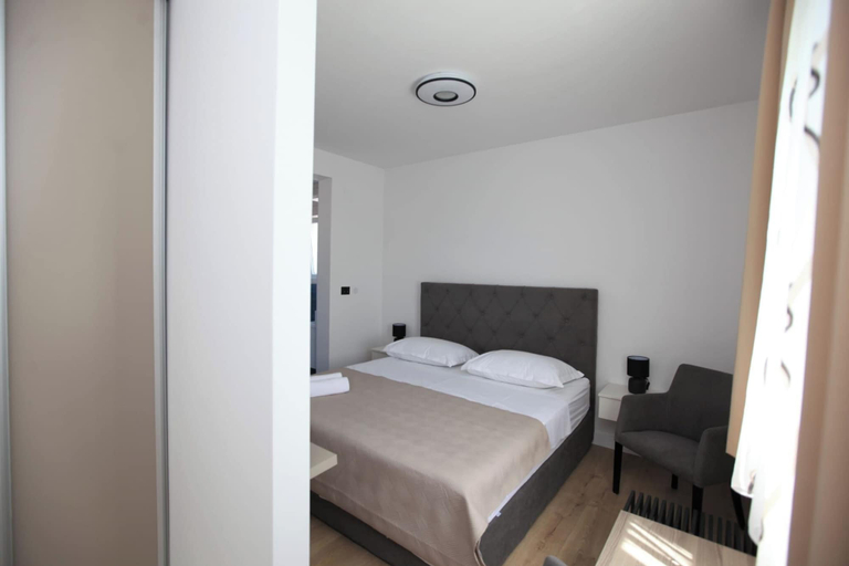 Room 3, Luxury Seaside Villa PIA Ground Floor, Okrug