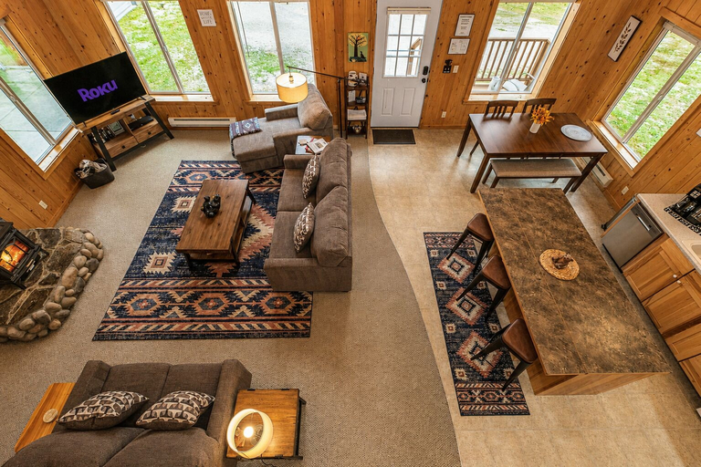 Living area 5, Pine River Retreat 2 Bedroom Home by RedAwning, Chelan