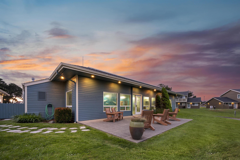 Exterior & Views 2, Best Western Inn At Face Rock, Coos