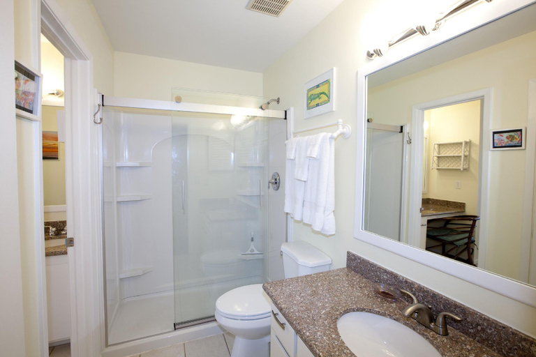 Bathroom 4, Portside Resort by Panhandle Getaways, Bay
