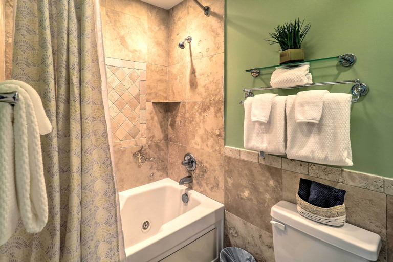 Interior 4, Lillys Mountain Escape, Avery