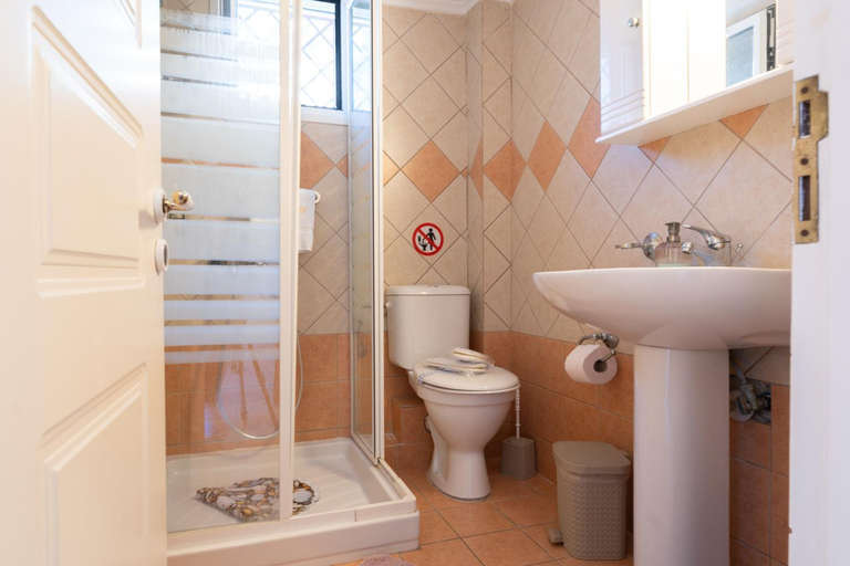 Bathroom 4, Archontiko Loukis, Ionian Islands