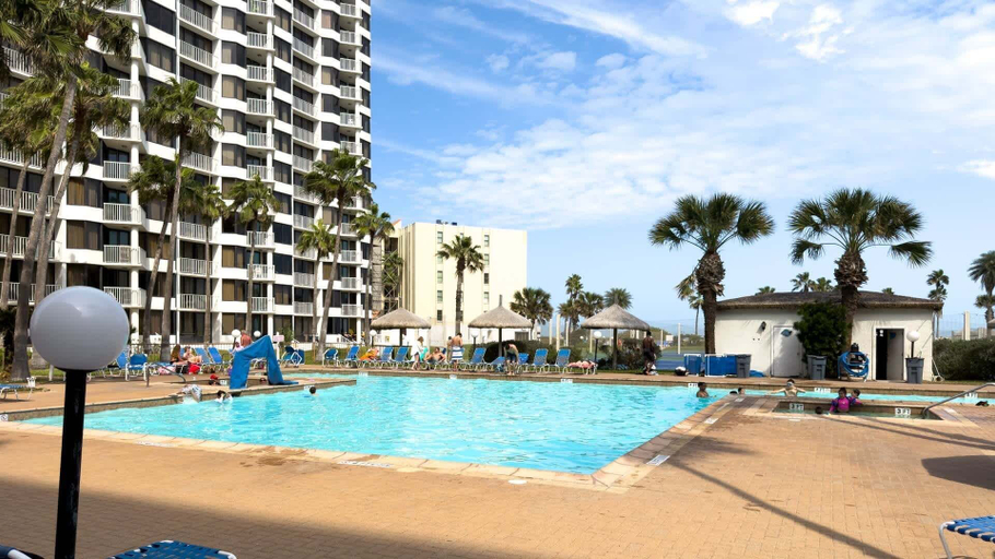 Pool 2, Direct Beachfront 3br 3 Pools & 3 Jacuzzis 3 Bedroom Apts, Cameron