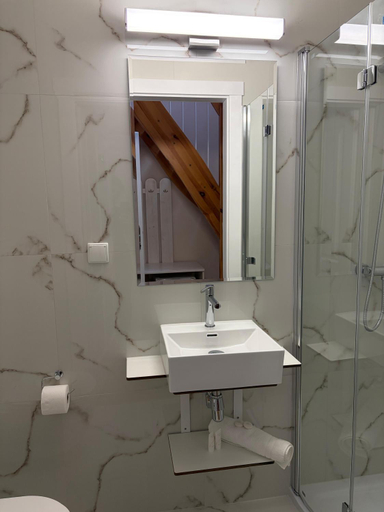 Bathroom 3, Pensjonat Tajemniczy Ogrod, Nowy Targ