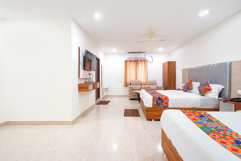 Room 5, FabHotel Mamatha Grand - Nr. Khammam Railway Station, Khammam