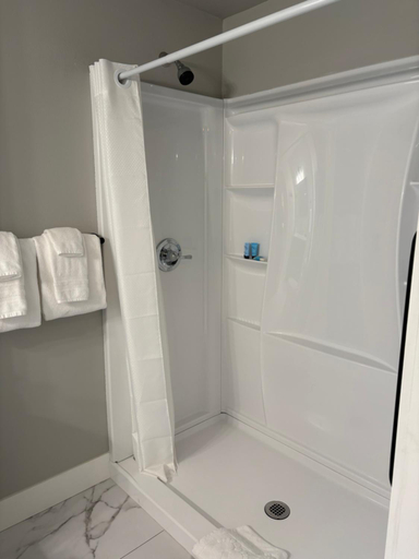 Bathroom 3, Deep Water Inn, Chelan