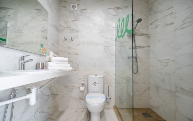 Bathroom 3, Weekend Family Hotel, Ovidiopol's'kyi