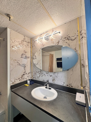 Bathroom 3, Confederation Inn, Division No. 11