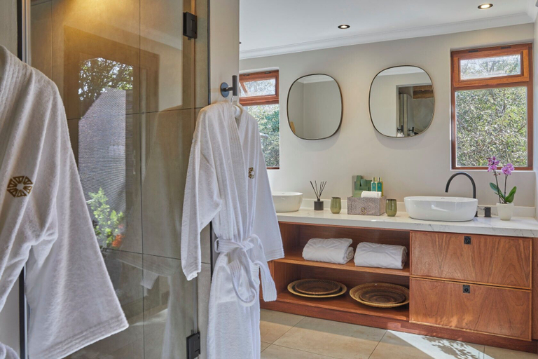 Bathroom 4, Taj Bush Lodge, Mopani