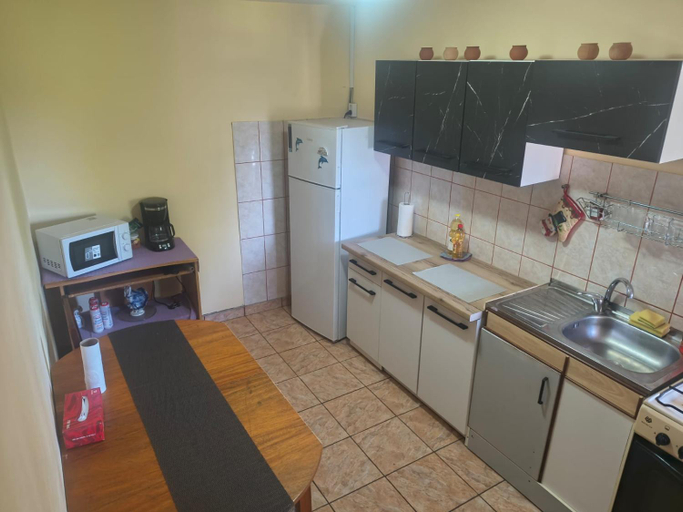 Others 4, Casa Victor, Tuzla