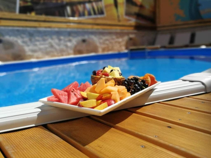 Food & Drinks 5, Dzaleta Boutique Suites & Pool