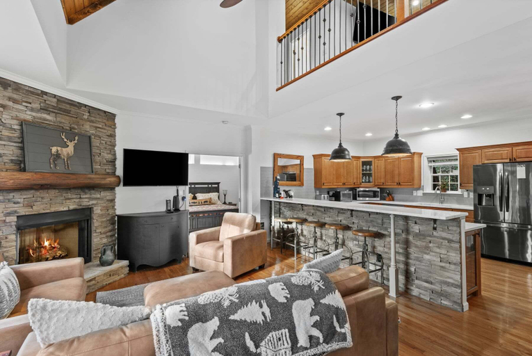 Interior 5, Ski and Stay Chalet, Avery