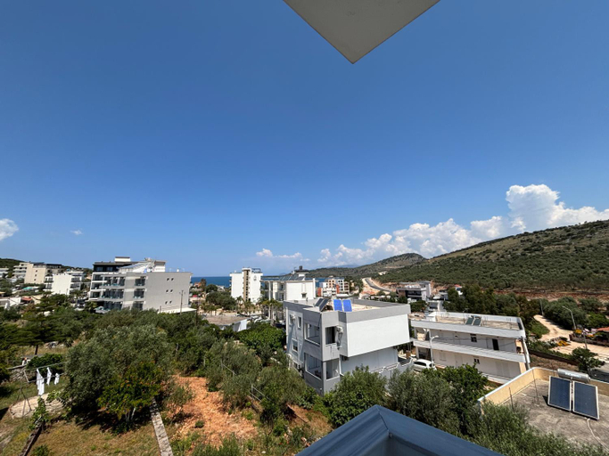 Others 1, Villa Zotaj, Sarandës