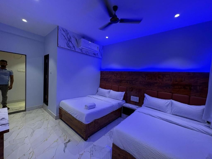 Room 3, Hotel Midnight Lodging & Boarding, Raigarh