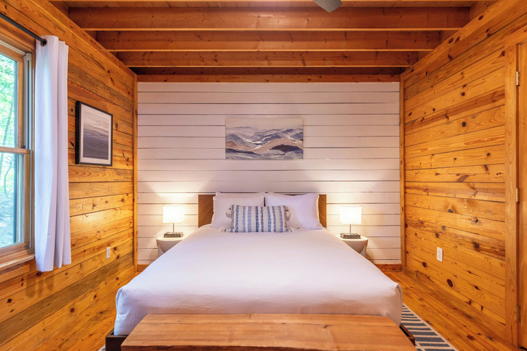 Interior 2, Due West, Watauga