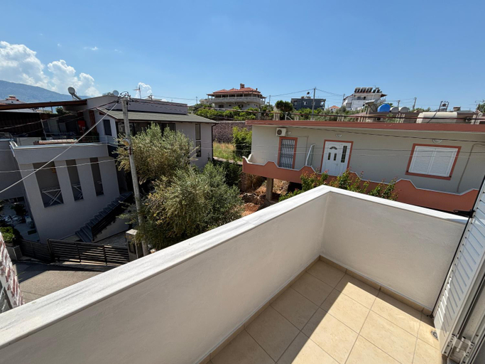Others 3, Villa Zotaj, Sarandës
