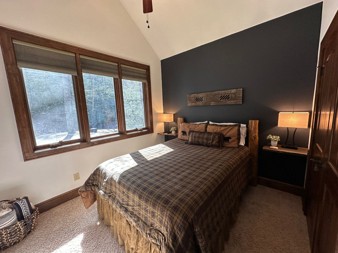Interior 3, Lake Overlook High Elevation Home With Views and Game Room, Watauga