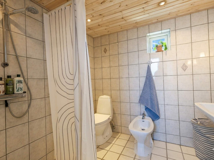 Bathroom 4, 4 Star Holiday Home in Lokken, Hjørring