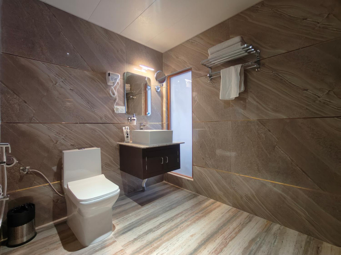 Bathroom 4, Mount Bayul Shangri-La Resort, North Sikkim