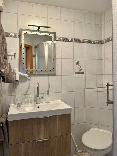 Bathroom 1, Jagerhof und Jagerstadel, Ostallgäu