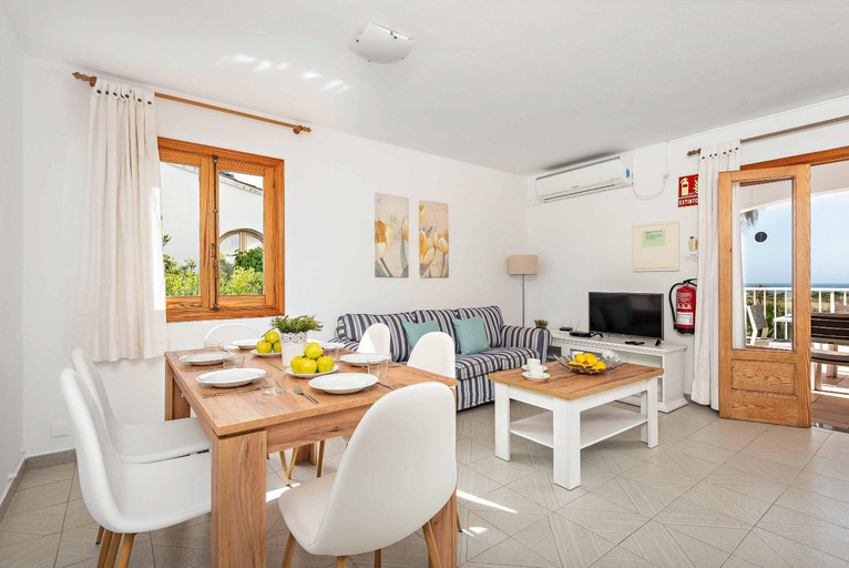 Others 5, Villa Llevant Sol, Baleares