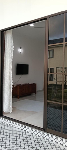 Others 5, Villa Kamila, Mersing