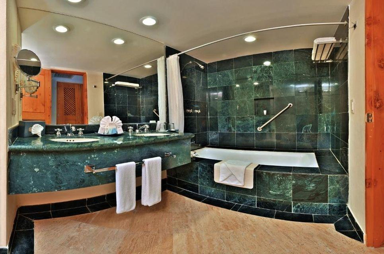 Bathroom 4, The Grand Oasis Cancun - All Inclusive , Benito Juárez