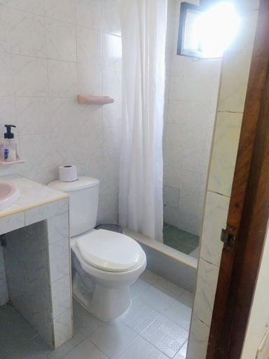 Bathroom 2, Abi Happy, Villa de Leyva