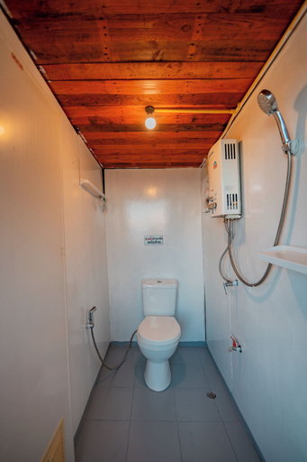 Bathroom, Him suan homestay, Mae Rim
