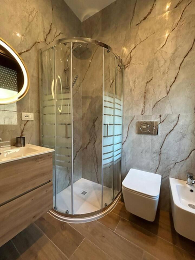 Bathroom 2, Valverde Apartment and Rooms, Verona