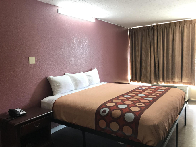 Bedroom 2, Express Inn, Lafayette