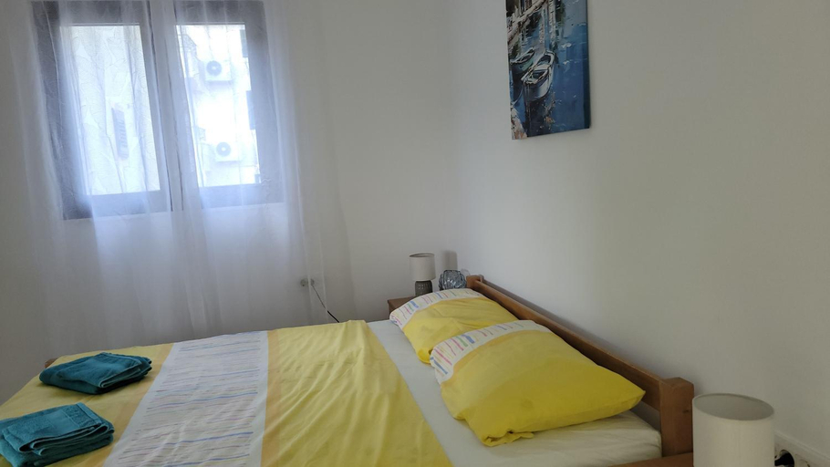 Bedroom 3, Laki-in
