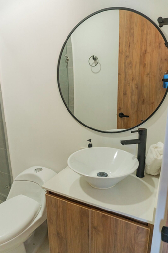 Bathroom 4, Apartasuites Cerritos Mall, Pereira