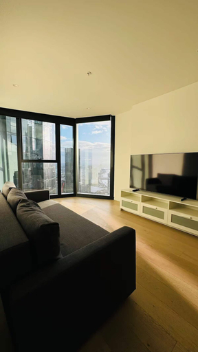Interior 5, Modern 1BR With Breathtaking Views, Melbourne