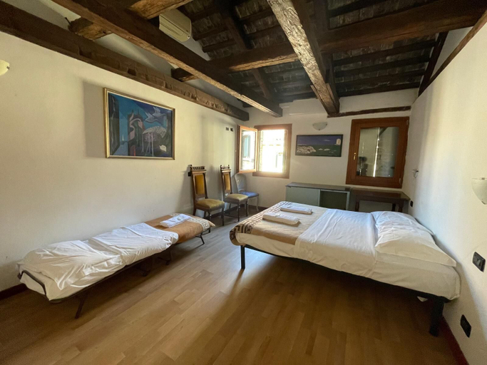 Bedroom 4, Ai Boteri, Venezia