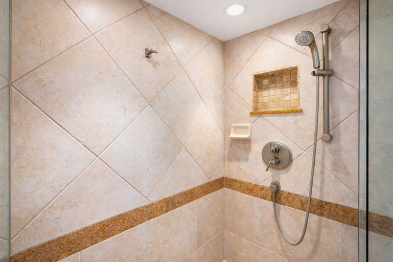Bathroom 4, Napili Bay Resort by KBM, Maui