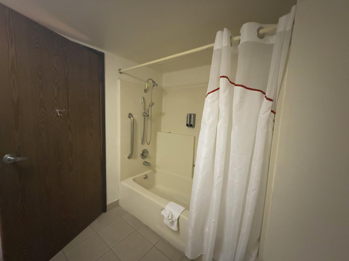 Bathroom 4, Heritage Inn & Suites Ridgecrest-China Lake, Kern