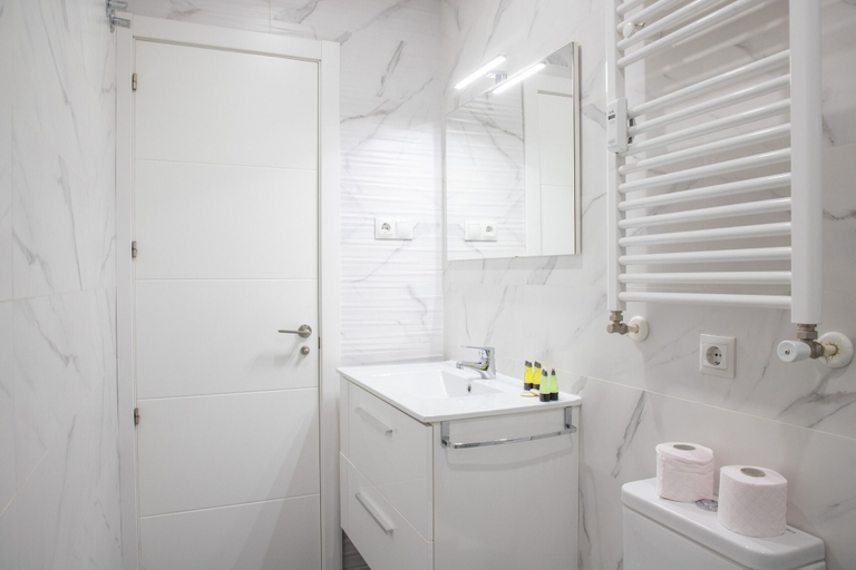 Bathroom 3, Retiro VI, Madrid