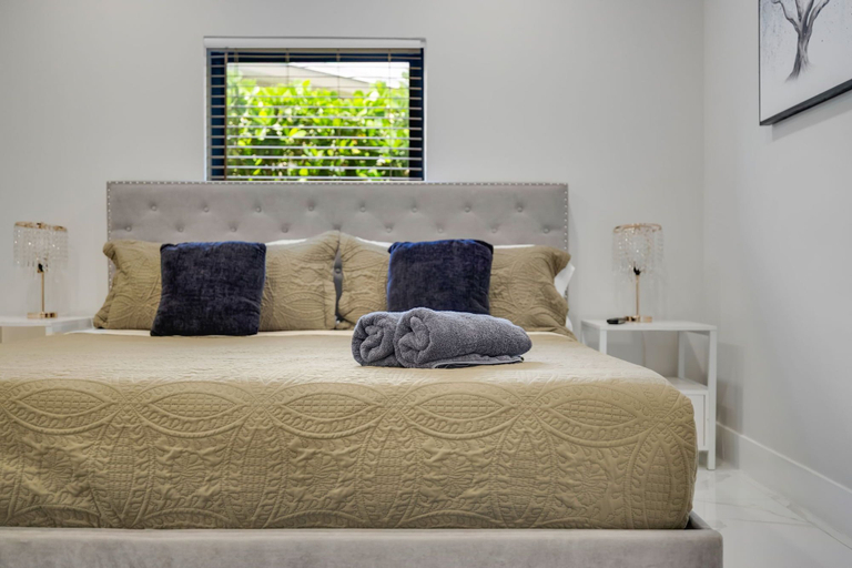 Room 5, Sunshine Hideaway Villa | Pool ·Terrace ·Fire Pit, Miami-Dade