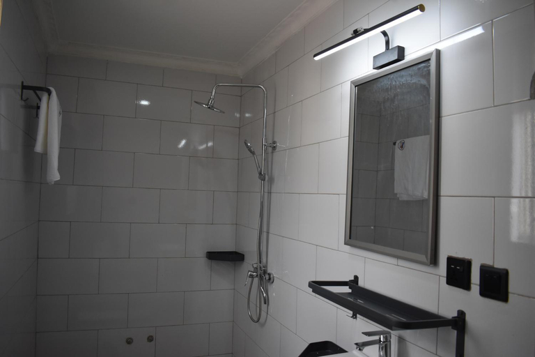 Bathroom 3, COMFORT HOTEL Ltd, Musanze