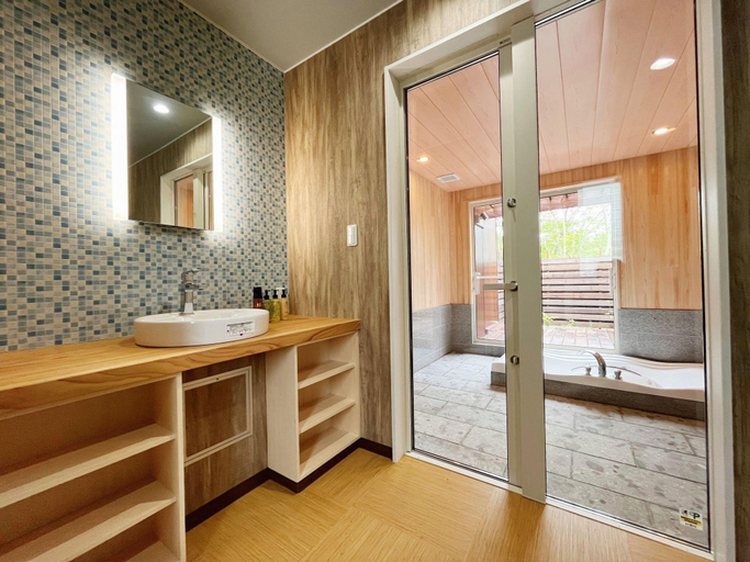Bathroom 4, MOSS JURIGI CAMP RESORT, Susono