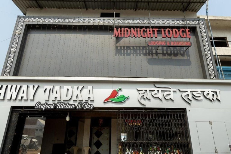 Exterior detail, Hotel Midnight Lodging & Boarding, Raigarh