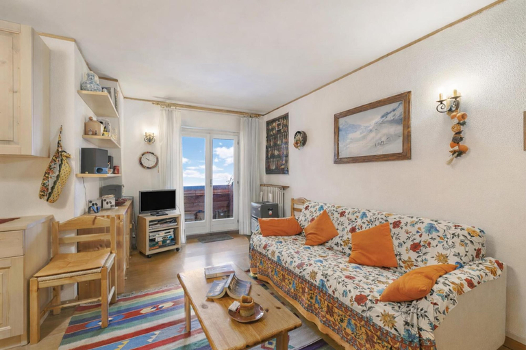 Living area 4, Appartamento Quota 1800 for 4 + Garage + ski Storage, Hautes-Alpes