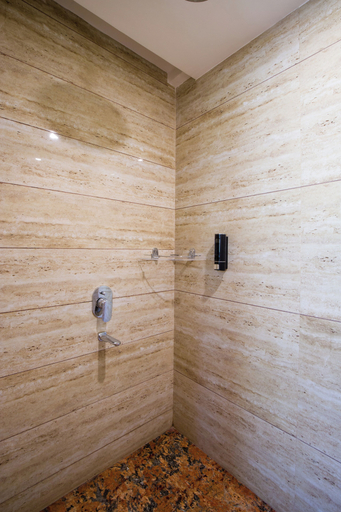 Bathroom 3, Alaya Stays Live Life 2BHK Apartment, Solan