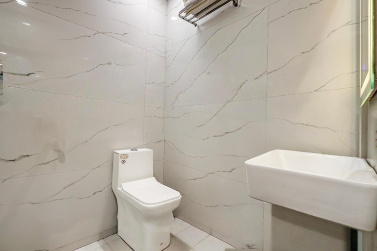 Bathroom 5, Hotel Star Dx by P K Residency, Delhi