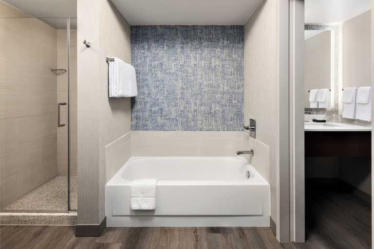 Bathroom 5, Chicago Marriott Suites Deerfield, Lake